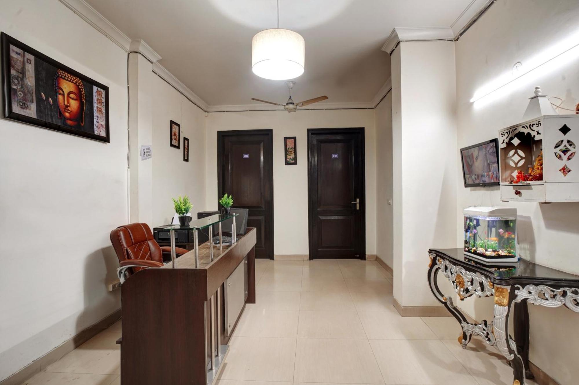 Nexhub Stay - Huda City Centre Ґурґаон Екстер'єр фото