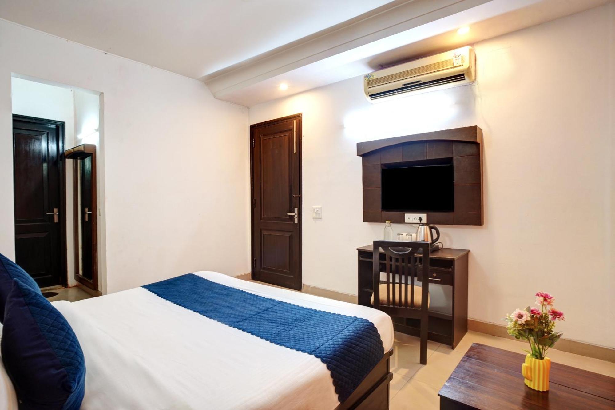 Nexhub Stay - Huda City Centre Ґурґаон Екстер'єр фото