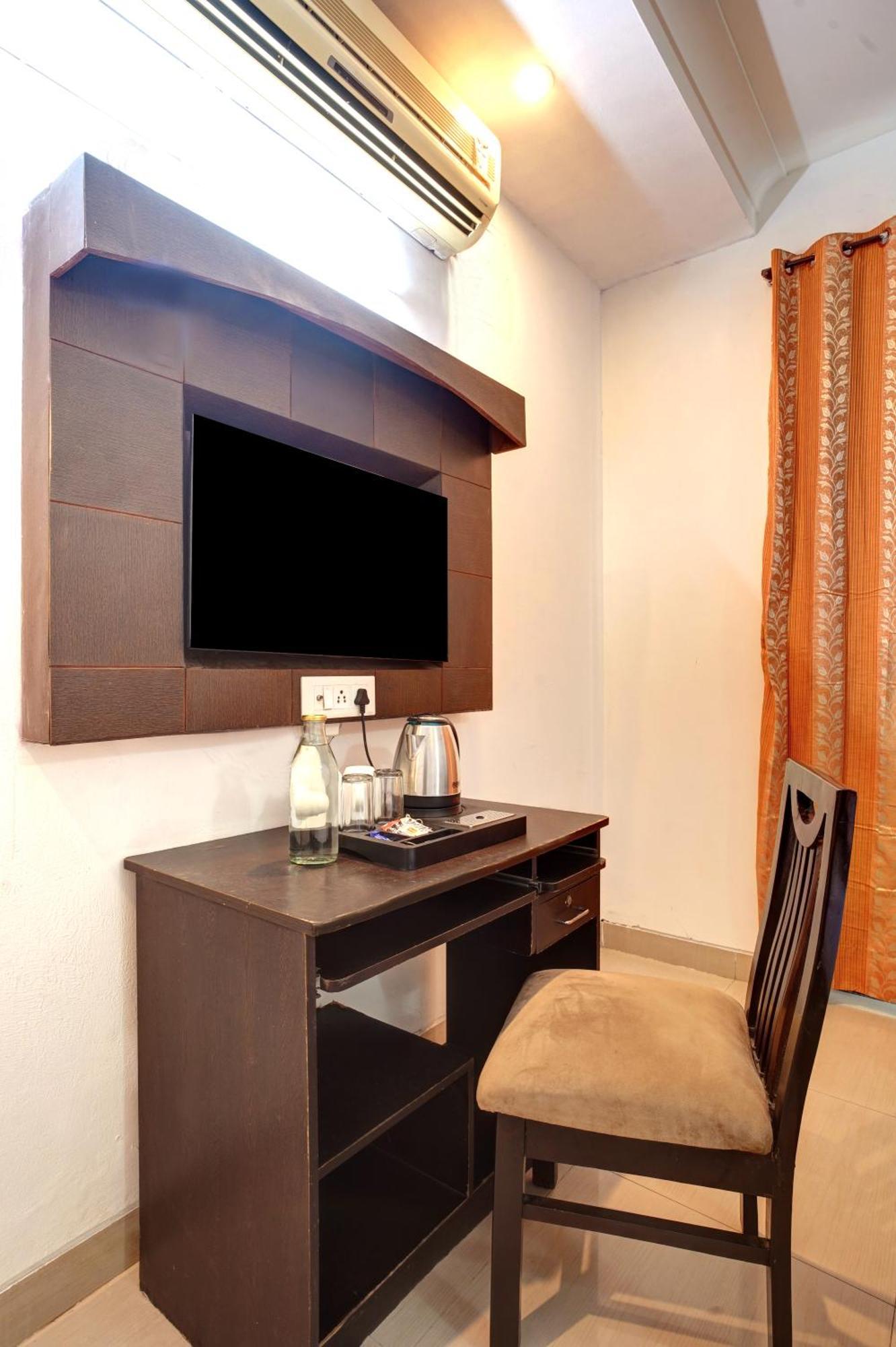 Nexhub Stay - Huda City Centre Ґурґаон Екстер'єр фото